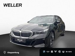 Schwarz Gebraucht 2024 BMW 520 M Sport Kombi | 63.990 €