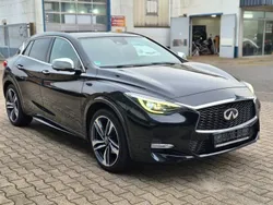Schwarz Gebraucht 2016 Infiniti Q30 Kleinwagen | 14.499 € (Etwas zu teuer)