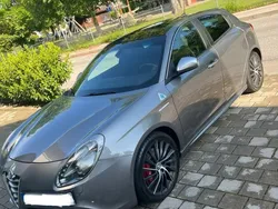 Grau Gebraucht 2013 Alfa Romeo Giulietta Quadrifoglio Verde Kleinwagen | 10.000 € (Teuer)