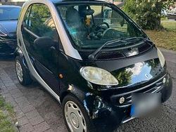 Schwarz Gebraucht 2002 Smart ForTwo Coupé Coupé | 900 € (Guter Preis)