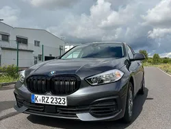 Grau Gebraucht 2019 BMW 118 Advantage Kleinwagen | 19.500 € (Fairer Preis)