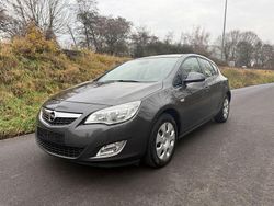 Grau Gebraucht 2010 Opel Astra Edition Limousine | 6.099 € (Fairer Preis)