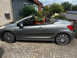 Grau Gebraucht 2006 Peugeot 207 CC Sport Cabrio | 2.000 €