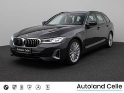Grau Gebraucht 2022 BMW 530e Luxury Line Limousine | 30.999 € (Superpreis)