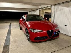Rot Gebraucht 2018 Alfa Romeo Giulia Veloce Limousine | 26.000 € (Fairer Preis)