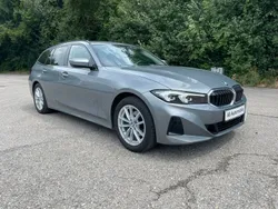 Grau Gebraucht 2023 BMW 320 Limousine | 29.490 € (Guter Preis)