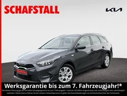 Grau ((h8g) pentametal met.) Gebraucht 2024 Kia Ceed Sportswagon Comfort Kombi | 22.479 € (Superpreis)