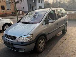 Grau Gebraucht 2001 Opel Zafira Van / Kleinbus | 999 €