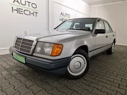 Astralsilber (metallic) Gebraucht 1988 Mercedes E260 Limousine | 11.470 €