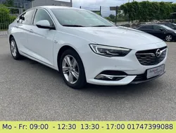 Weiß Gebraucht 2018 Opel Insignia Business Limousine | 13.900 € (Fairer Preis)