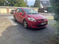 Rot Gebraucht 2011 Toyota Auris Life+ Limousine | 5.999 € (Fairer Preis)