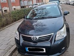 Blau Gebraucht 2011 Toyota Avensis Edition Kombi | 7.000 € (Fairer Preis)