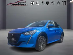 Blau Gebraucht 2022 Peugeot e-208 GT Kleinwagen | 17.430 € (Fairer Preis)