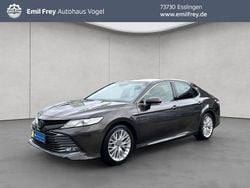 Braun Gebraucht 2020 Toyota Camry Executive Limousine | 27.980 € (Etwas zu teuer)