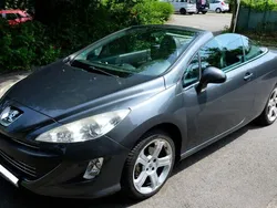 Grau Gebraucht 2010 Peugeot 308 CC Premium Cabrio | 7.400 € (Etwas zu teuer)