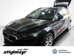 Mitternachtsschwarz Gebraucht 2023 Seat Leon Style Kombi | 23.870 € (Fairer Preis)