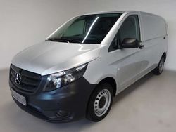 Brillantsilber metallic Gebraucht 2020 Mercedes Vito Van / Kleinbus | 18.390 € (Fairer Preis)