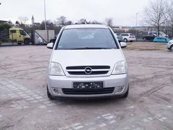 Silber Gebraucht 2005 Opel Meriva Edition Van / Kleinbus | 690 € (Superpreis)