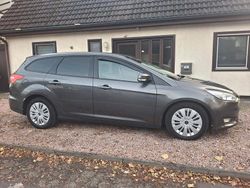 Grau Gebraucht 2016 Ford Focus ST-Line Kombi | 7.900 € (Guter Preis)