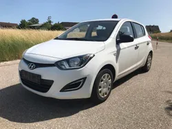 Weiß Gebraucht 2014 Hyundai i20 Edition Kleinwagen | 3.500 €