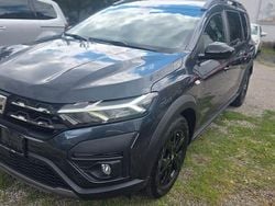 Grau Gebraucht 2022 Dacia Jogger Extreme Van / Kleinbus | 15.999 € (Superpreis)