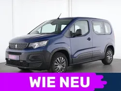 Blau Gebraucht 2023 Peugeot e-Rifter Active Van / Kleinbus | 19.948 €