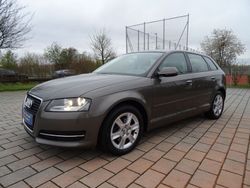 Grau Gebraucht 2011 Audi A3 Sportback Attraction Kleinwagen | 10.950 € (Etwas zu teuer)