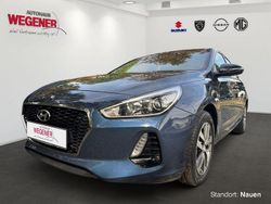 Stargazing blue / mic Gebraucht 2017 Hyundai i30 Trend Limousine | 12.450 € (Guter Preis)