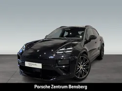 Tiefschwarzmetallic Gebraucht 2024 Porsche Macan Turbo SUV | 116.900 € (Superpreis)