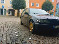 Schwarz Gebraucht 2004 BMW 320 Kombi | 2.499 € (Fairer Preis)
