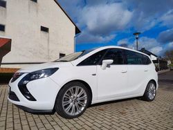 Weiß Gebraucht 2015 Opel Zafira Tourer Van / Kleinbus | 9.800 € (Fairer Preis)