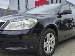 Schwarz Gebraucht 2011 Skoda Octavia Ambiente Limousine | 2.990 € (Fairer Preis)