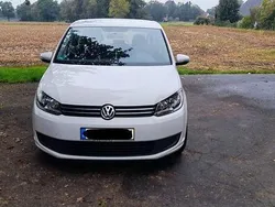 Weiß Gebraucht 2012 VW Touran Trendline Van / Kleinbus | 5.999 € (Fairer Preis)