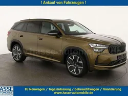 Bronx golden metallic Neu 2025 Skoda Kodiaq SportLine SUV | 53.995 € (Fairer Preis)