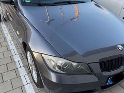 Grau Gebraucht 2005 BMW 320 Limousine | 5.500 €