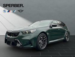 Grün Neu 2025 BMW M5 Performance Kombi | 134.980 € (Superpreis)