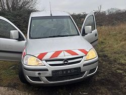 Silber Gebraucht 2007 Opel Combo Van / Kleinbus | 2.000 € (Guter Preis)