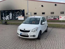Weiß Gebraucht 2009 Opel Agila Kleinwagen | 5.900 €