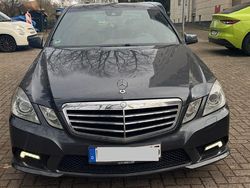 Grau Gebraucht 2010 Mercedes E250 AMG line Limousine | 5.000 € (Guter Preis)