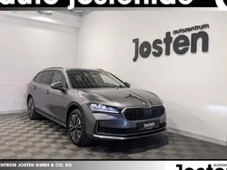 Graphitegrau metallic Neu 2025 Skoda Superb Selection Kombi | 49.450 € (Etwas zu teuer)