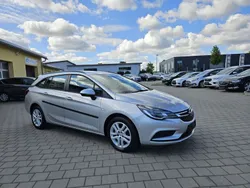Silber Gebraucht 2018 Opel Astra Edition Kombi | 9.500 € (Fairer Preis)
