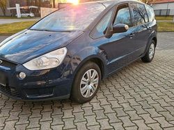 Blau Gebraucht 2009 Ford S-MAX S Van / Kleinbus | 2.700 € (Fairer Preis)