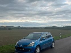 Blau Gebraucht 2006 Renault Clio Coupé | 2.000 €