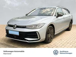 Oyster silver metallic Gebraucht 2024 VW Passat R-line Kombi | 46.450 € (Guter Preis)