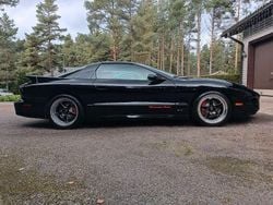 Schwarz Gebraucht 2002 Pontiac Firebird | 31.000 €