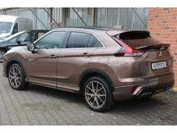 Bronzebraun (m) (metallic) Gebraucht 2022 Mitsubishi Eclipse Cross Top SUV | 23.800 € (Fairer Preis)