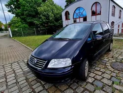 Schwarz Gebraucht 2005 VW Sharan Van / Kleinbus | 3.500 €