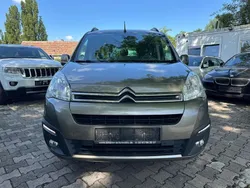 Braun Gebraucht 2017 Citroën Berlingo Shine Van / Kleinbus | 8.500 € (Guter Preis)