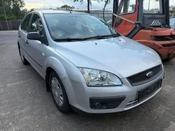 Silber Gebraucht 2006 Ford Focus Trend Limousine | 1.000 € (Superpreis)