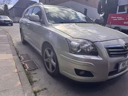 Silber Gebraucht 2006 Toyota Avensis Executive Kombi | 2.199 € (Fairer Preis)